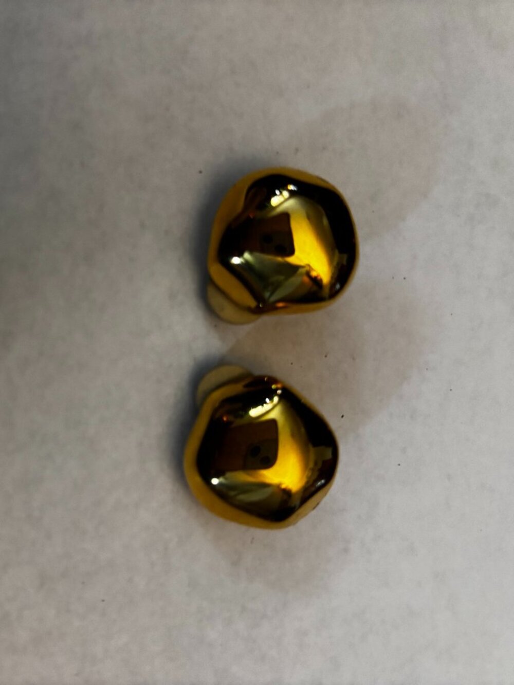 Clip on earrings gold tone circles